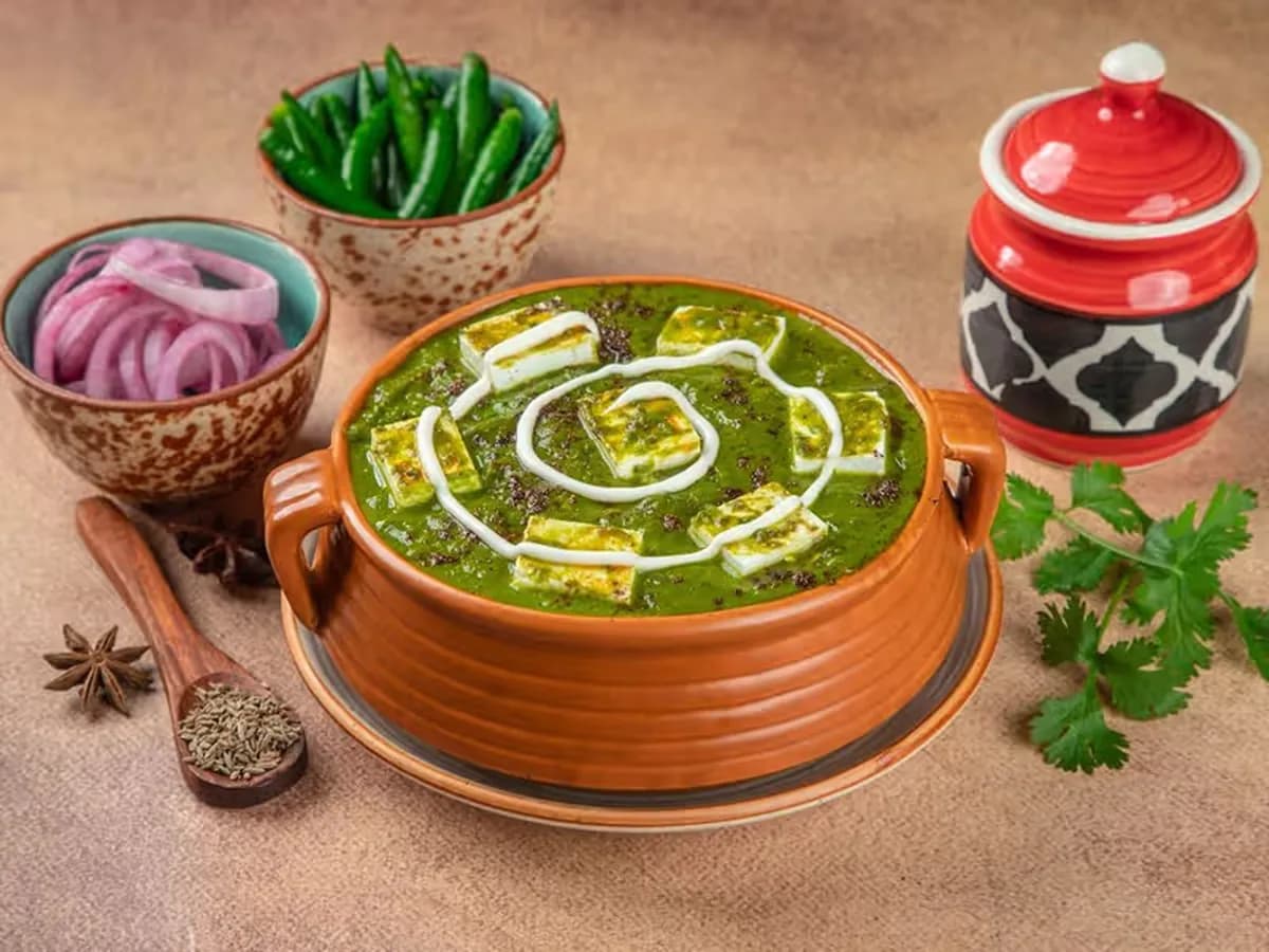 Lahsuni Palak Paneer